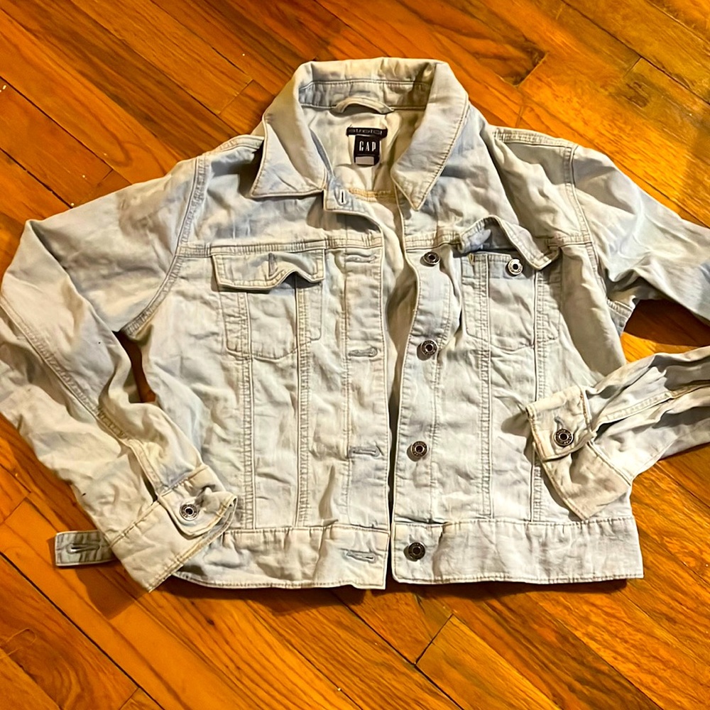 Light blue stretch denim gap jean jacket size M